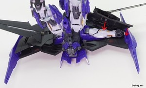 Club G Gundam Griepe - 이 때 리플렉트 실드 안쪽 돌기 2개를 위와 같이 정확한 위치에 끼우면 안정적으로 고정할 수 있습니다.