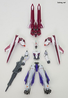 Club G Gundam Griepe - L.O. 부스터의 백팩과 어깨, 아스클레피오스의 상체와 왼팔, 제미나스 01의 머리를 빌려와서 그리프의 오른팔, 하체와 결합합니다. (원작 설정 기준)