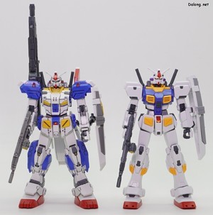 Club G Gundam G07 - 2009년에 일반판으로 발매된 HGUC 풀아머 건담 7호기와 함께. (1/2)