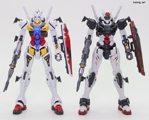 Club G 01 Gundam - HG 하얀 건담과 함께. 머리만 다르고 나머지 구조는 동일합니다