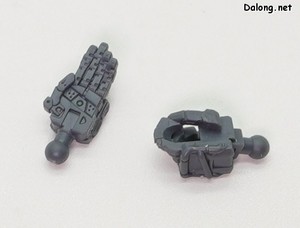 Club G Expansion Set for Red Gundam - 극중 장면을 재현하기 위한 경례용 왼손 및 빔사벨용 손이 제공됩니다.