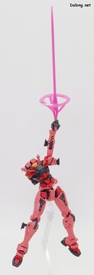 Club G Expansion Set for Red Gundam - 머리와 왼팔을 잃고, 라스트 슈팅을 패러디한 듯한 라스트 찌르기(?) 포즈. 12화 키케로가와의 전투신에서 잠깐 나온 마지막 공격 장면을 재현할 수 있습니다