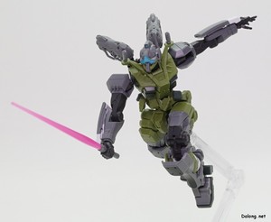 HG 1/144 ゲルググ(GQ) - スタンドに乗せたビームサーベルポーズ (1/4)