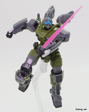 HG 1/144 ゲルググ(GQ) - スタンドに乗せたビームサーベルポーズ (3/4)