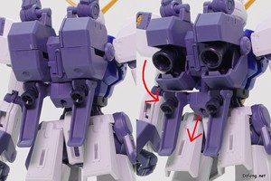 HG 1/144 Dガンダムセカンド - バックパックの展開。まず下部を下に引き出してから、バックパックカバーを下げてバーニアを露出させることができます。