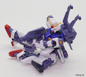 HG 1/144 Dガンダムセカンド - しゃがんだままコネクテッド・ビームライフルで射撃するポーズ（1/2）