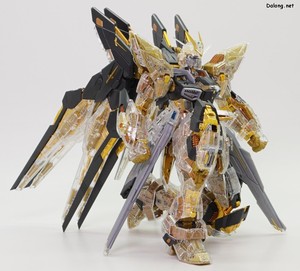 Club G Strike Freedom Gundam [Mechanical Clear] - 무릎 앉아 포즈 (2/3)
