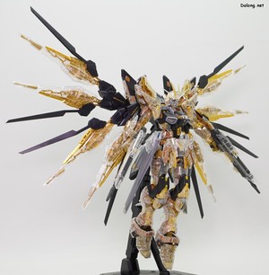 Club G Strike Freedom Gundam [Mechanical Clear] - 날개 풀 오픈 포즈 (3/4)