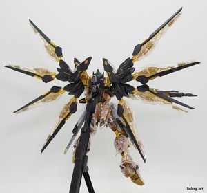 Club G Strike Freedom Gundam [Mechanical Clear] - 롱 레인지 라이플 사격 포즈 (4/4)