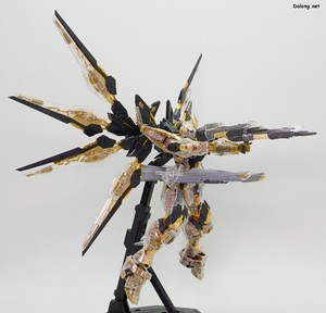 Club G Strike Freedom Gundam [Mechanical Clear] - 빔라이플 + 레일포 전탄발사 포즈 (3/3)