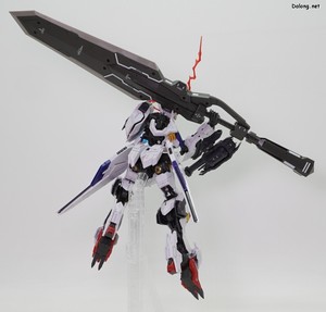 Club G Expansion Parts Set for Gundam Barbatos Lupus - 오른팔이 파손된 상태에서의 발큐리아 버스터 소드 포즈 (4/4)