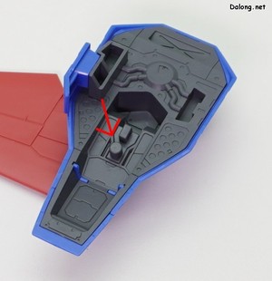 Club G Mission Pack X Type for F90IIIY Cluster Gundam - 날개 유닛 안쪽의 고정핀을 분리한 후, 180도 돌려서 동그란 핀이 노출되도록 바꾸어야 합니다. (2/2)