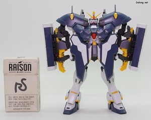 Club G Gundam Sandrock EW (Armadillo Lizard) - 담배갑과의 크기 비교