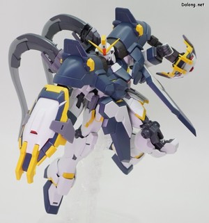 Club G Gundam Sandrock EW (Armadillo Lizard) - 미사일 포드를 탈거하여 실드를 노출시킨 포즈 (1/2)