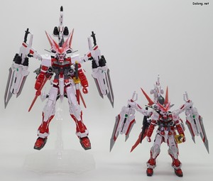 Club G Gundam Astray Red Dragon - 클럽G로 발매된 MG 건담 아스트레이 레드 드래곤과 함께.