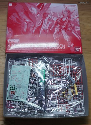 Club G Gundam Astray Red Dragon - Box Open