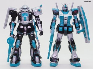 Club G RX-78-2 Gundam Ver. 2.0 [Hatsune Miku Ver.] - 클럽G로 발매된 RG 자쿠 II 하츠네 미쿠 버전과 함께.