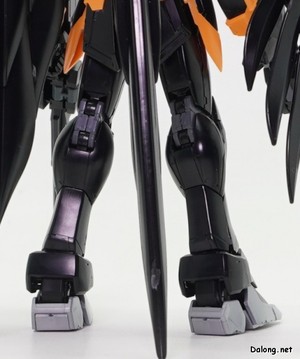 RG 윙 건담 제로 (EW) -APEX LETENDS(TM) Valkyrie Ver.- - 부분 상세샷 (4/4)