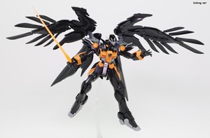 RG 윙 건담 제로 (EW) -APEX LETENDS(TM) Valkyrie Ver.- - 빔 사벨 포즈 (2/3)