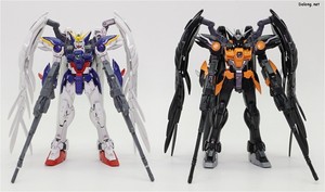 RG 윙 건담 제로 (EW) -APEX LETENDS(TM) Valkyrie Ver.- - 일반판으로 발매된 RG 윙 건담 제로 EW와 함께