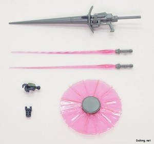 RE/100 1/100 デナン・ゾン - 武装およびアクセサリー構成。