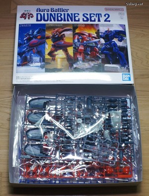 Dragonar 1/72 Dunbine Set 2 - Box 
 Open