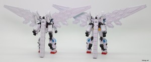 Osaka Expo RX-78F00/E Gundam (EX-001 G.L.R.S.S. Feather UNIT) Chemical Recycle Ver. - 일반판(좌측)과의 비교. 보시다시피 시각적으로 똑같습니다. (2/2)