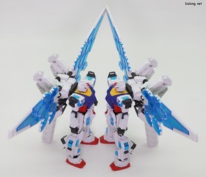 Osaka Expo RX-78F00/E Gundam (EX-001 G.L.R.S.S. Feather UNIT) Chemical Recycle Ver. - 자세히 들여다보아도, 사출색부터 조형까지 완벽하게 같아서 구분이 불가능