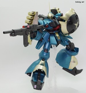 RE/100 1/100 ヤクト・ドーガ (ギュネイ・ガス機) [スペシャルコーティング] - ビーム・アサルトライフルポーズ (1/3)