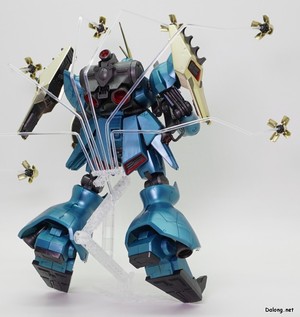 RE/100 1/100 ヤクト・ドーガ (ギュネイ・ガス機) [スペシャルコーティング] - 付属のプラ棒を使ったファンネル射出ポーズ (4/4)