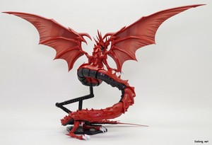 Figurerise Standard Slifer The Sky Dragon - 다양한 각도에서 본 모습. 스탠드가 허약해서 무게중심을 잘 잡아야 합니다. (2/6)