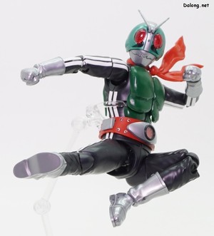 Figurerise Standard Masked Rider 1 - 날라차기 포즈. 다른 킷은 이 포즈를 자연스럽게 구현하기 힘들었는데.. 이 친구는 아주 쉽네요. (1/3)