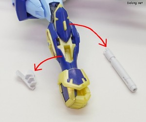 Figurerise Standard Magnagarurumon - To mount the Sniper & Strike Phantom on the forearms, you'll need to remove the Magna Blades and fore