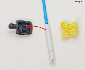 Figurerise Standard Magnagarurumon - The Magna Blade attaches by disassembling the hand and securing it onto the inner mounting pin.