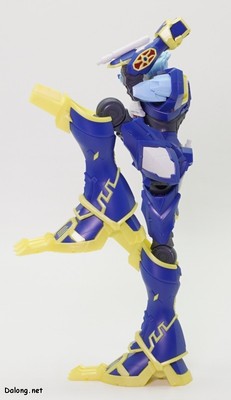 Figurerise Standard Magnagarurumon - Limb articulation. The hip joint range of motion is excellent.