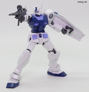 엔트리 그레이드 RX-78-2 건담 [건담베이스 컬러] - 빔라이플 사격 포즈 (1/3)