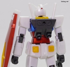 HGUC RX-78-2 Gundam [Metalic Gloss Injection] - Detail shots (2/4)