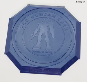 HGUC RX-78-2 Gundam [Metalic Gloss Injection] - The newly added Gundam Base exclusive display base.