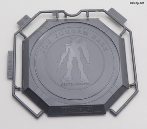 HGUC 제타건담 3호기 초기검증형 - 회색의 건담베이스 한정 베이스가 동봉되어 있습니다.