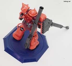 HG Char Aznable's Zaku II [Metalic] - Various angles (4/6)
