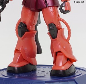 HG Char Aznable's Zaku II [Metalic] - Detail shots (3/4)