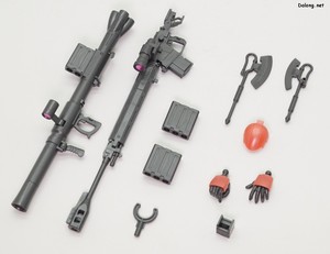 HG Char Aznable's Zaku II [Metalic] - Weapons and articulation are the same as the original. (1/2)