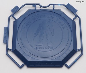 HG Char Aznable's Zaku II [Metalic] - Comes with a Gundam Base limited display base.