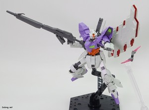 HG 1/144 ガンダムベース限定 ムーンガンダム (ロング・ライフル装備) - バタフライエッジポーズ (1/3)