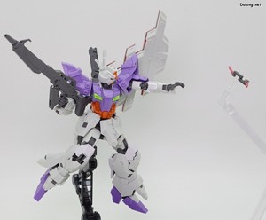 HG 1/144 ガンダムベース限定 ムーンガンダム (ロング・ライフル装備) - バタフライエッジポーズ (2/3)