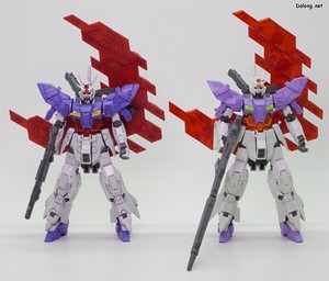 HG 1/144 ガンダムベース限定 ムーンガンダム (ロング・ライフル装備) - 通常版として発売されたHGUC ムーンガンダムと一緒に。