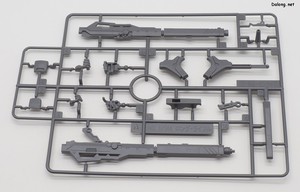 HG 1/144 ガンダムベース限定 ムーンガンダム (ロング・ライフル装備) - ガンダムエース2018年11月号の付録として提供されていたロング・ライフルのランナーが再利用されています。