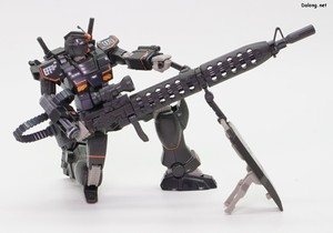 Gundam Base Gundam FSD (with Prototype Long-Range Beam Rifle) - 실드를 받침대로 사용한 롱 레인지 빔라이플 사격 포즈 (1/3)