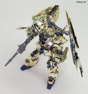 HGUC 유니콘 건담 3호기 페넥스 (디스트로이 모드) 골드 & 실버 세트 - 다양한 각도에서 본 HGUC 페넥스 골드 코팅 (3/6)