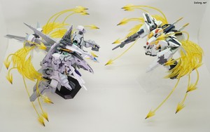 Gundam Base Xi Gundam / Pelelope Funnel Missile Effect Set - HGUC 아류제우스와 HGUC 크시 건담 (기동전사 건담 섬광의 하사웨이 키르케의 마녀)에 함께 적용해본 모습. 실
